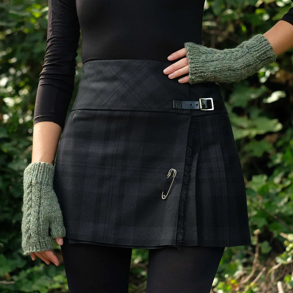 Women’s Mini Hip Kilt in Black Spirit Tartan